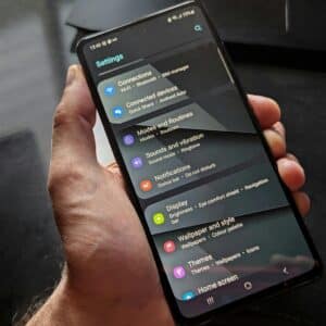 Écran de téléphone affichant la connexion internet.